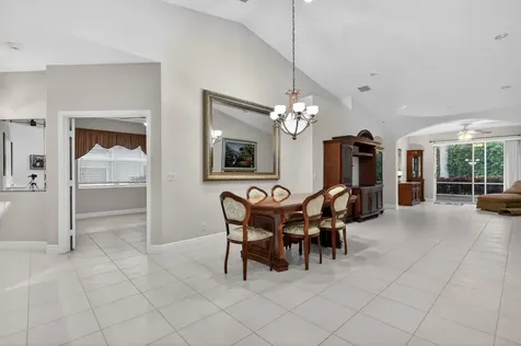 10564 Royal Caribbean Circle Boynton Beach FL 33437
