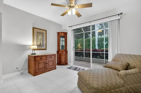 10564 Royal Caribbean Circle Boynton Beach FL 33437