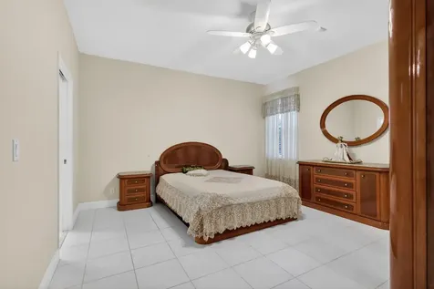 10564 Royal Caribbean Circle Boynton Beach FL 33437