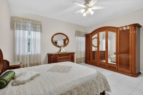 10564 Royal Caribbean Circle Boynton Beach FL 33437