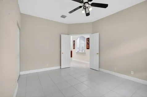 10564 Royal Caribbean Circle Boynton Beach FL 33437