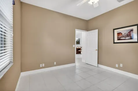10564 Royal Caribbean Circle Boynton Beach FL 33437