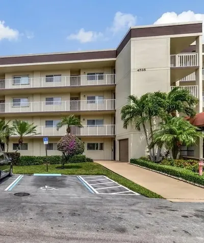 4735 Lucerne Lakes Boulevard Lake Worth FL 33467