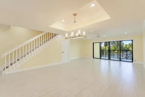 240 Captains Walk Delray Beach FL 33483