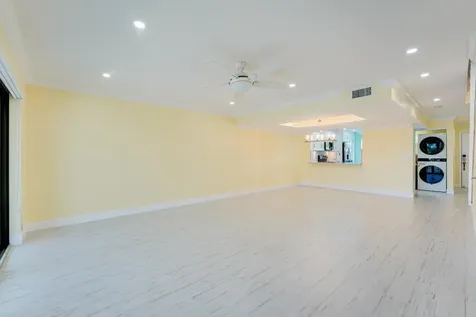 240 Captains Walk Delray Beach FL 33483