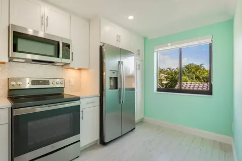 240 Captains Walk Delray Beach FL 33483