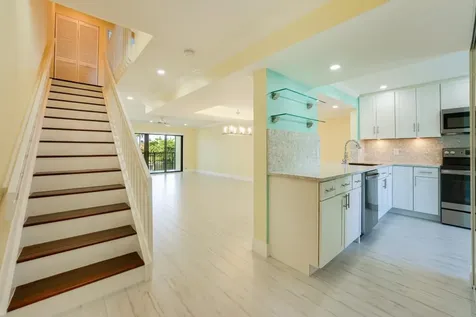 240 Captains Walk Delray Beach FL 33483