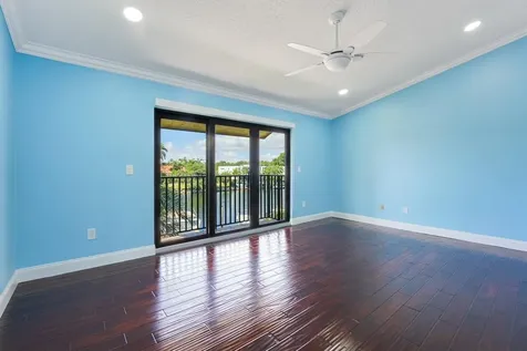 240 Captains Walk Delray Beach FL 33483