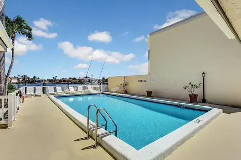 240 Captains Walk Delray Beach FL 33483