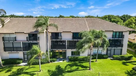 240 Captains Walk Delray Beach FL 33483