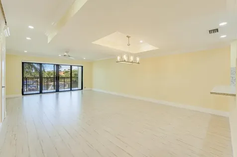 240 Captains Walk Delray Beach FL 33483