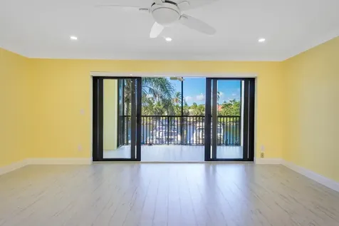 240 Captains Walk Delray Beach FL 33483