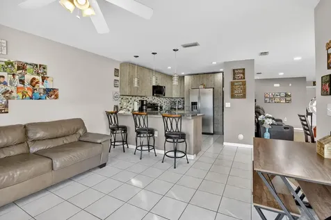 9232 Nw 55th Street Sunrise FL 33351