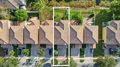 9232 Nw 55th Street Sunrise FL 33351