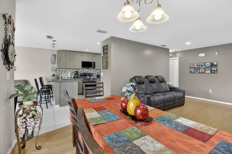 9232 Nw 55th Street Sunrise FL 33351