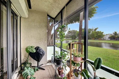 22 Via De Casas Sur Boynton Beach FL 33426