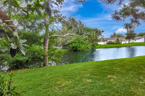 22 Via De Casas Sur Boynton Beach FL 33426