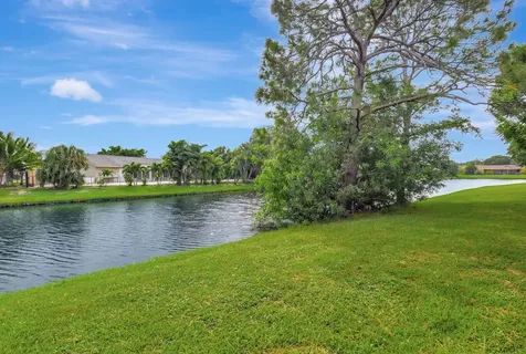 22 Via De Casas Sur Boynton Beach FL 33426