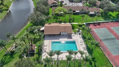 22 Via De Casas Sur Boynton Beach FL 33426