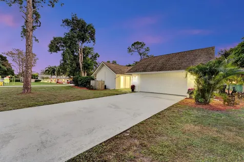 225 Sulky Way Wellington FL 33414