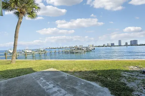 360 Wilma Circle Riviera Beach FL 33404