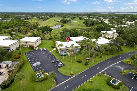 8 Vista Gardens Trail Vero Beach FL 32962