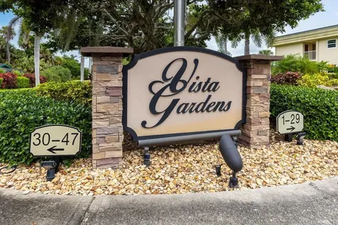 8 Vista Gardens Trail Vero Beach FL 32962