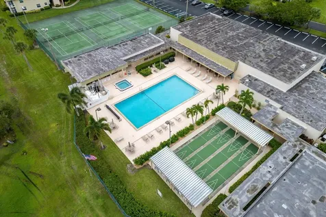 8 Vista Gardens Trail Vero Beach FL 32962