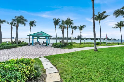 300 Inlet Way Palm Beach Shores FL 33404