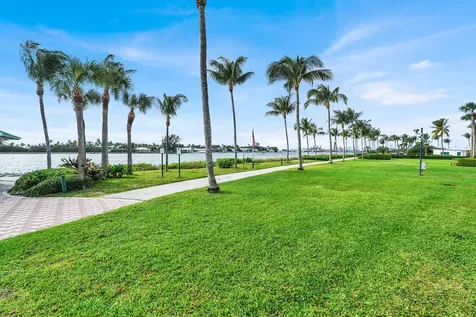 300 Inlet Way Palm Beach Shores FL 33404