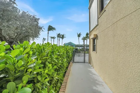 300 Inlet Way Palm Beach Shores FL 33404