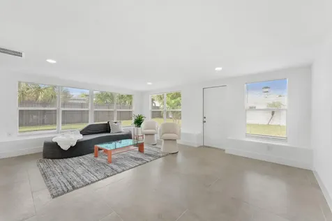 521 Ne 32nd Street Boca Raton FL 33431