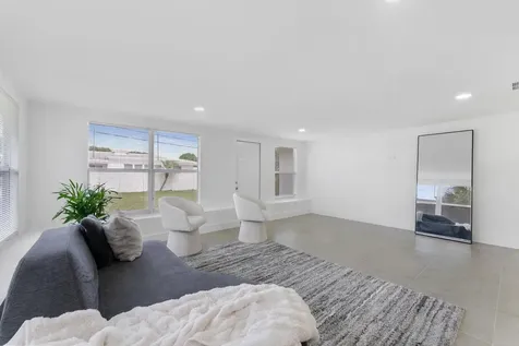 521 Ne 32nd Street Boca Raton FL 33431