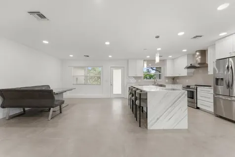 521 Ne 32nd Street Boca Raton FL 33431