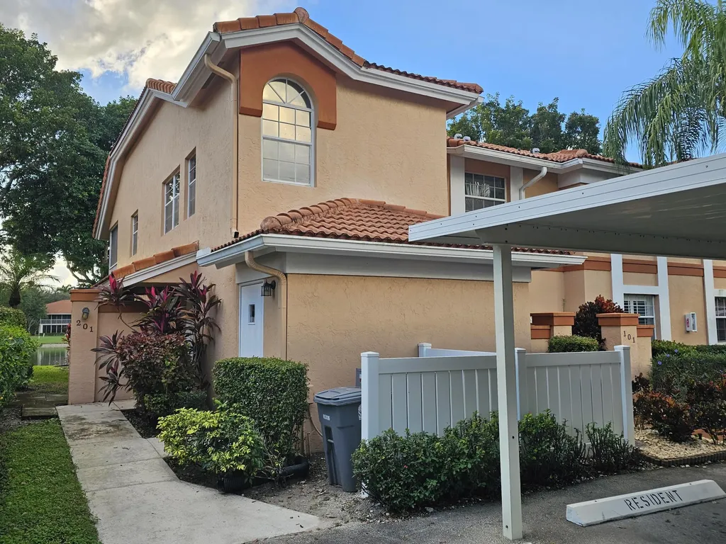9637 Shadybrook Drive Boynton Beach FL 33437