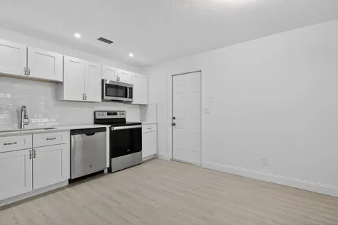 208 Ne 14th Avenue Pompano Beach FL 33060