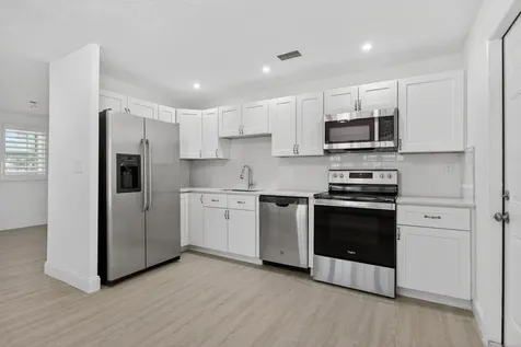 208 Ne 14th Avenue Pompano Beach FL 33060