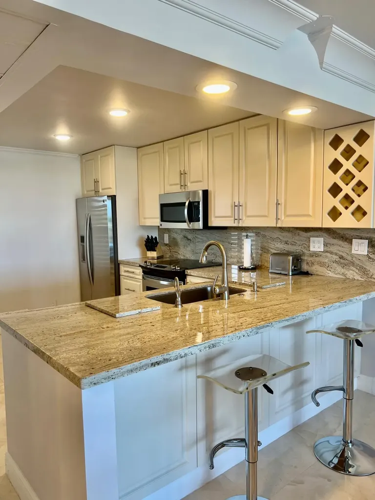 6 Royal Palm Way Boca Raton FL 33432