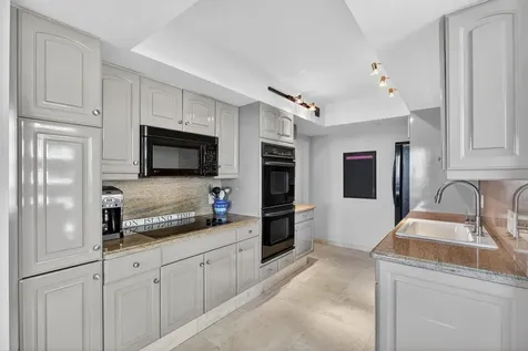 4050 N Ocean Drive Riviera Beach FL 33404