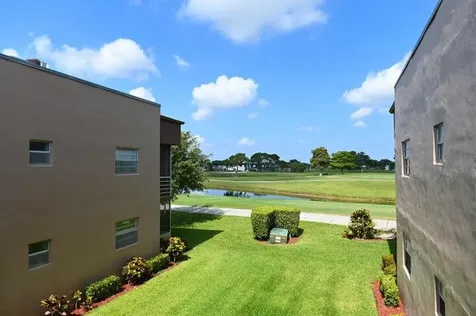 282 Burgundy F Delray Beach FL 33484