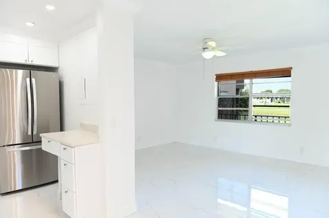 282 Burgundy F Delray Beach FL 33484