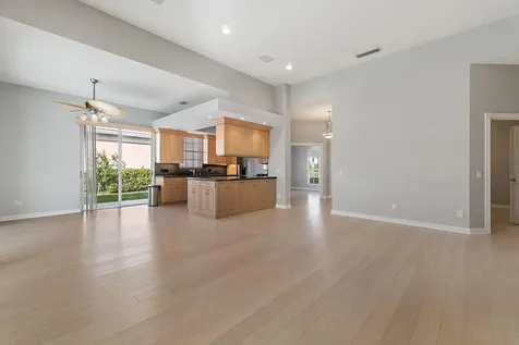 8445 E Garden Oaks Circle Palm Beach Gardens FL 33410