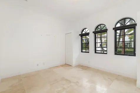 216 Summa Street West Palm Beach FL 33405