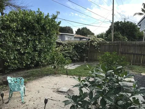 2858 N Dixie Highway Boca Raton FL 33431