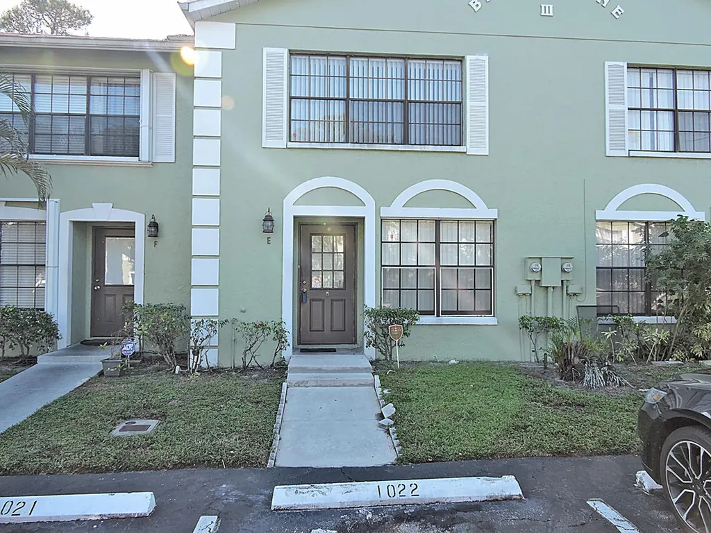 5040 Society Place West Palm Beach FL 33415