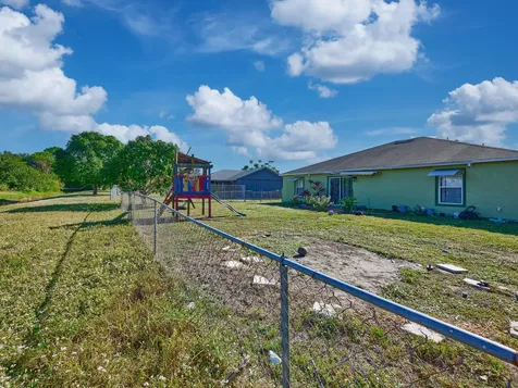 1407 Se Grapeland Avenue Port Saint Lucie FL 34952