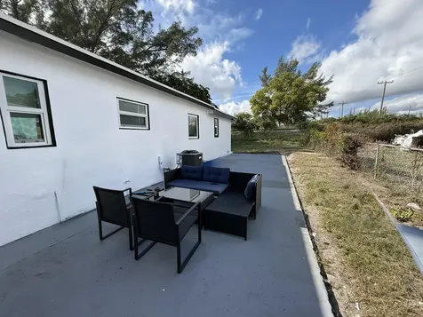 5909 Pinewood Avenue West Palm Beach FL 33407