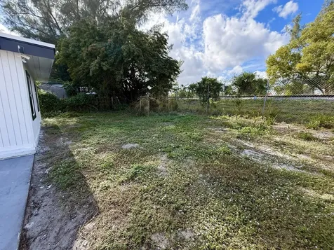 5909 Pinewood Avenue West Palm Beach FL 33407