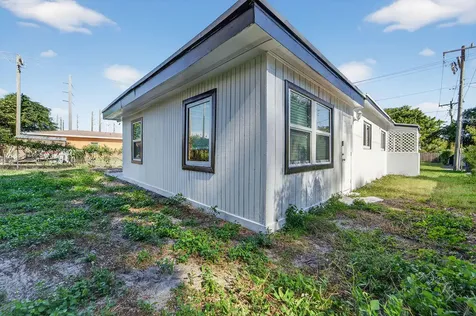5909 Pinewood Avenue West Palm Beach FL 33407