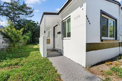 5909 Pinewood Avenue West Palm Beach FL 33407